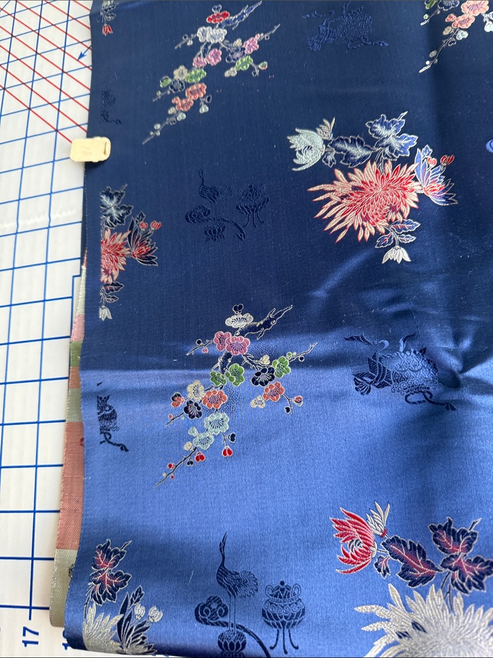 Vintage 1950s 60s Asian Brocade Satin Fabric Navy Floral Crane 4.75 Yds x 36 - Picture 5 of 16